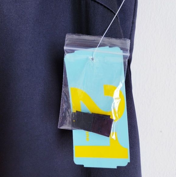 Black Dress - Picture 6 of 7